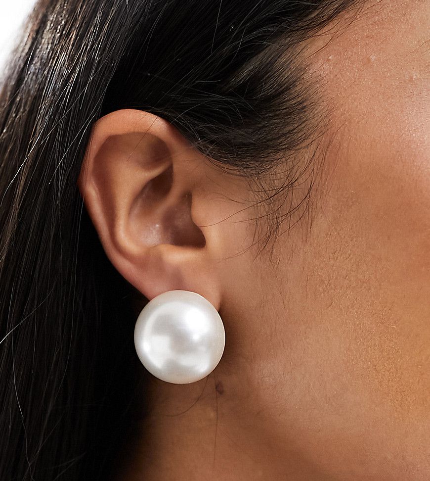 Orecchini a bottone con perla oversize - DesignB London - Modalova