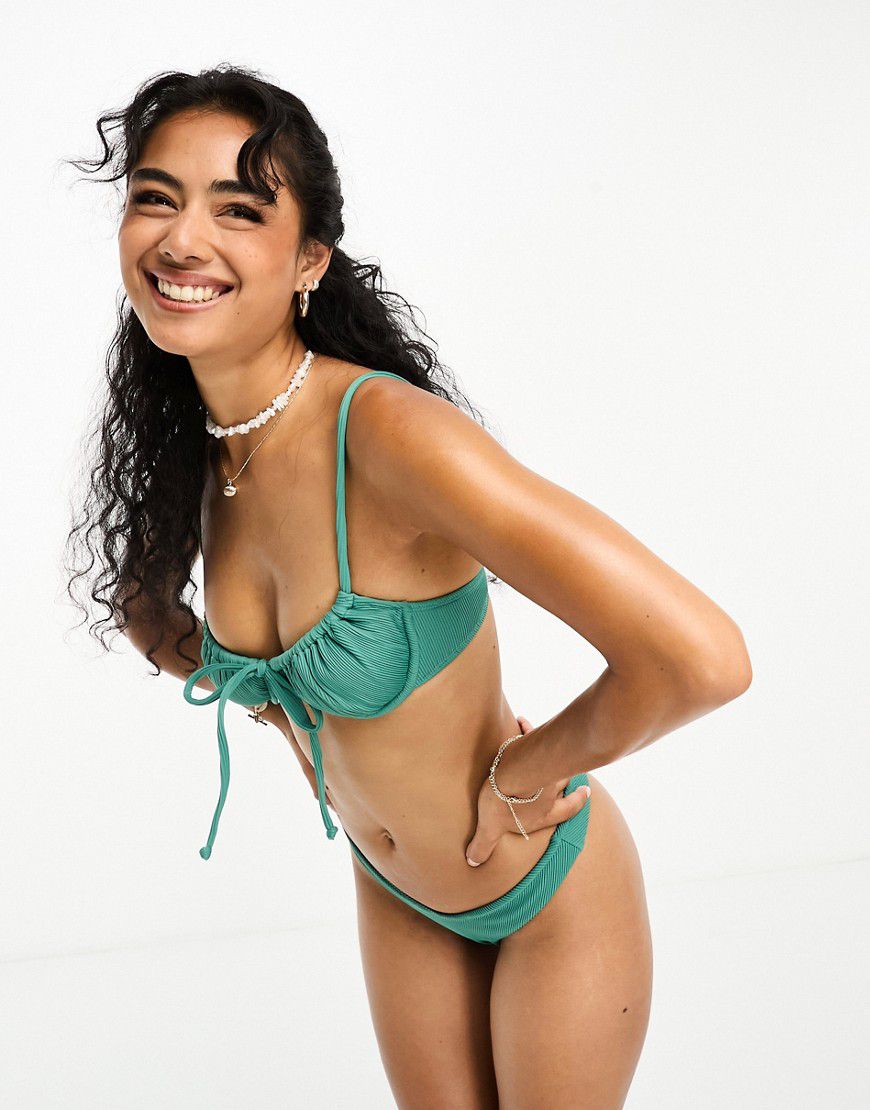 X Hannah Meloche & Ava Jules - Top bikini arricciato con ferretto salvia a coste - Kulani Kinis - Modalova