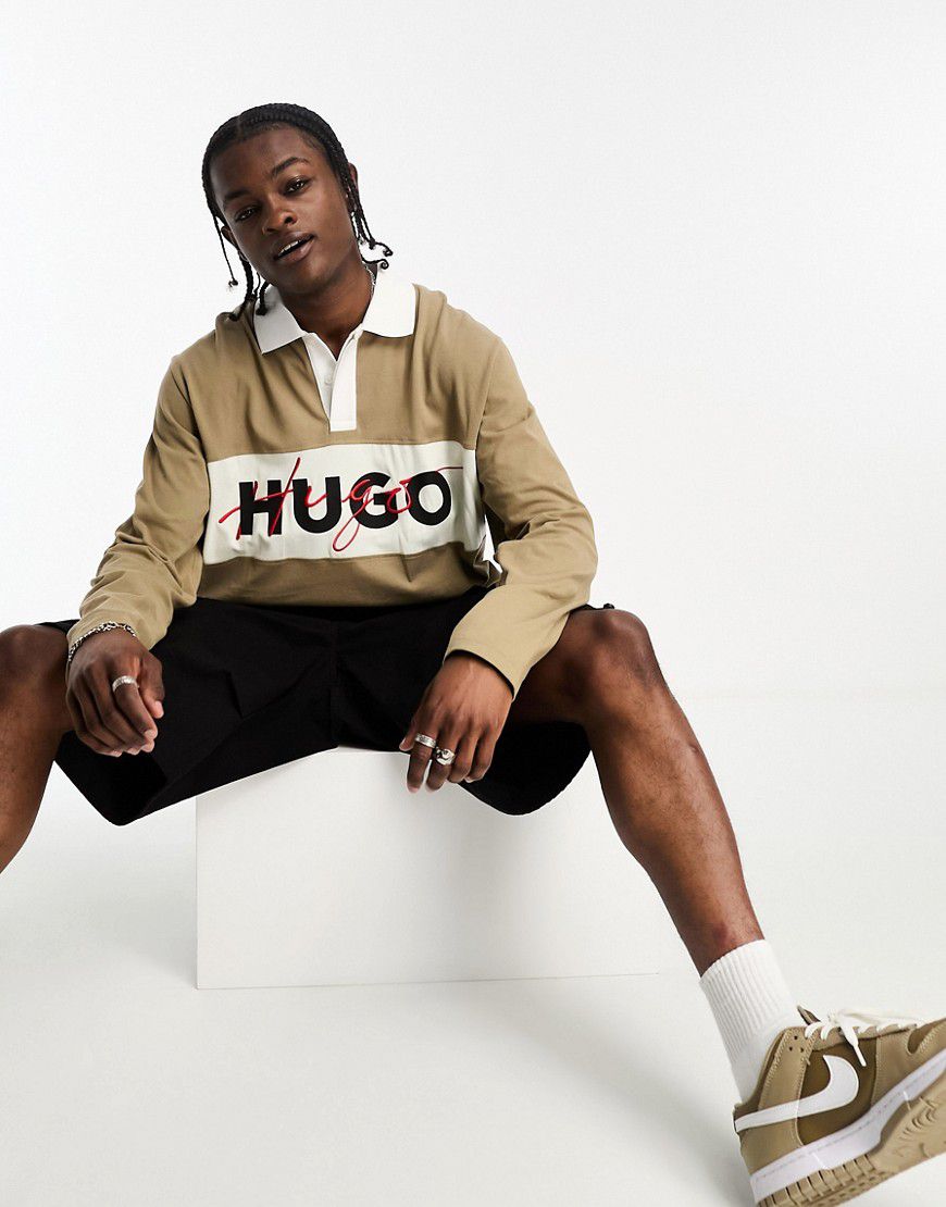 HUGO - Dilvret - T-shirt comoda marrone open con logo - Hugo Red - Modalova