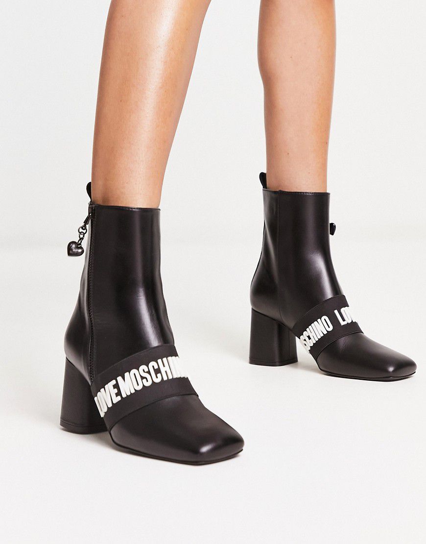 Stivali con tacco neri con dettaglio del logo - Love Moschino - Modalova