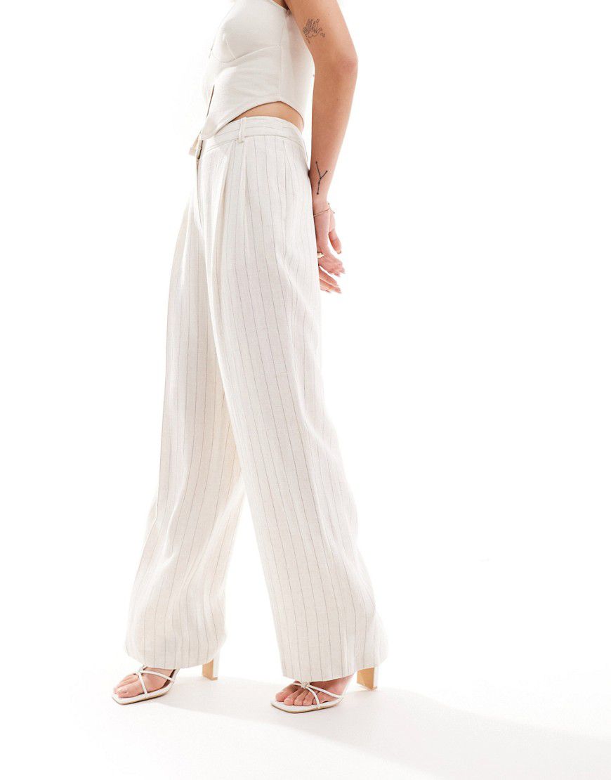 Pantaloni a fondo ampio effetto lino con motivo a righe - New Look - Modalova
