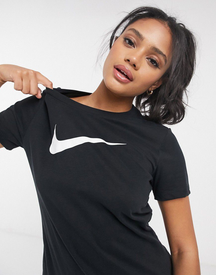 Essential - T-shirt con logo Nike nera - Nike Training - Modalova