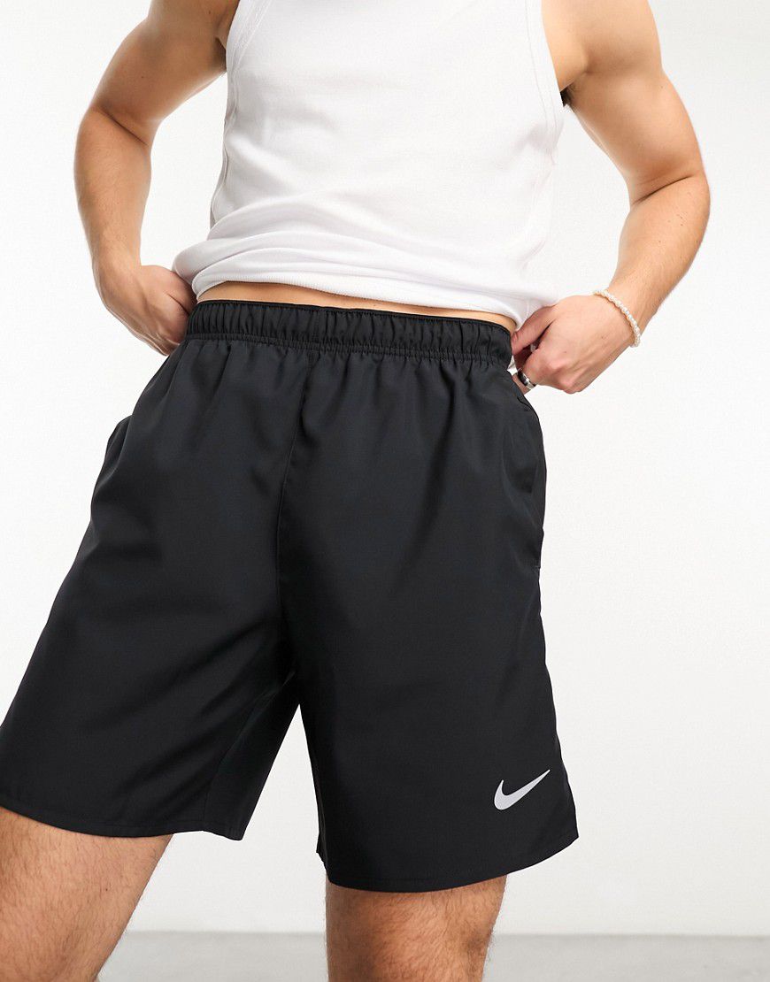 Challenger Dri-FIT - Pantaloncini neri da 7" - Nike Running - Modalova