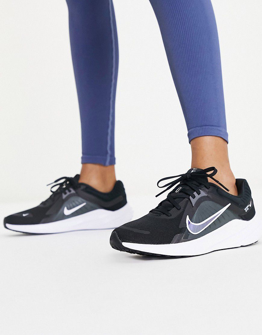 Quest 5 - Sneakers nere e bianche - Nike Running - Modalova