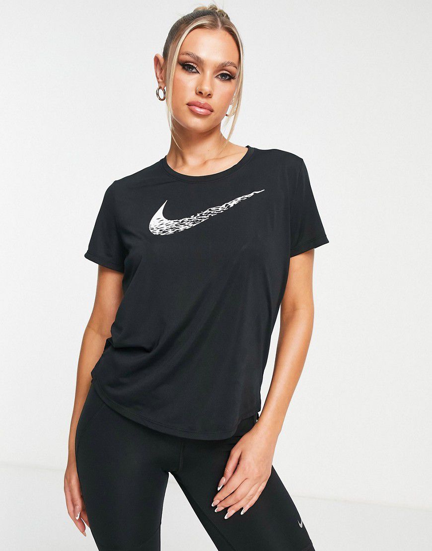 T-shirt con logo Nike nera - Nike Running - Modalova