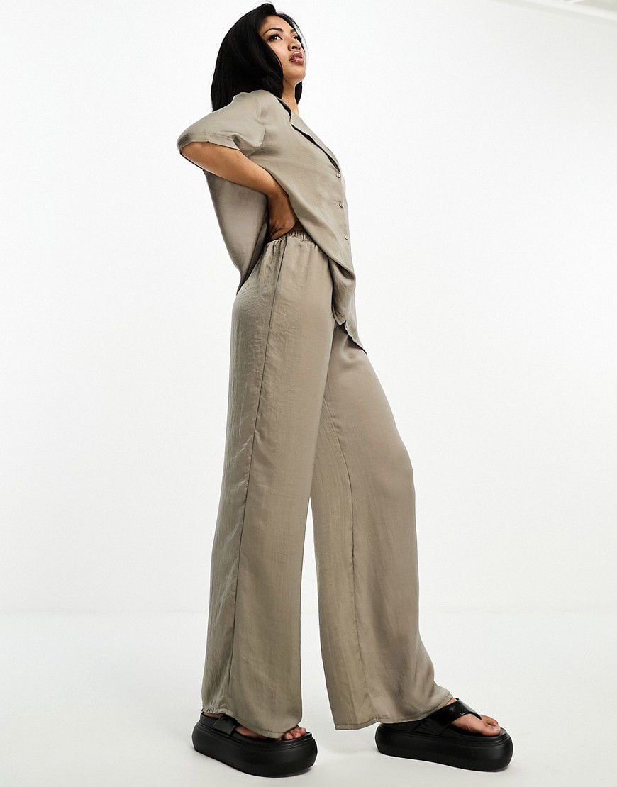 Pantaloni in raso color oliva in coordinato - SNDYS - Modalova