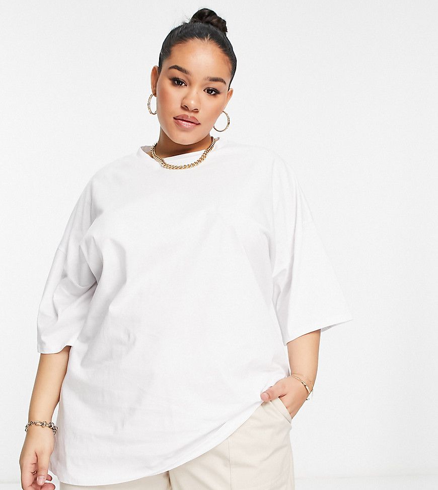 X Naomi Anwer - T-shirt oversize bianca - Something New Curve - Modalova