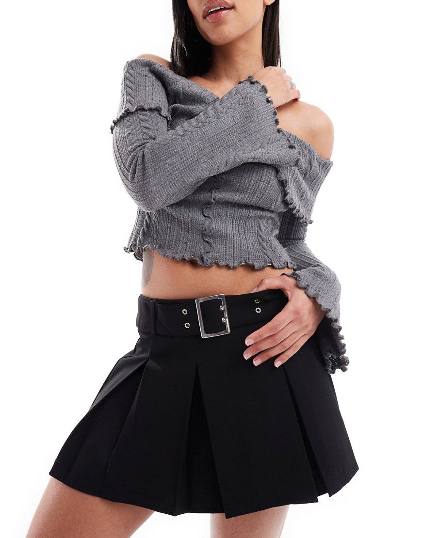 Minigonna a pieghe nera con cintura - Pull & Bear - Modalova