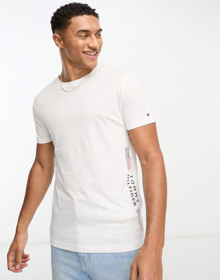 T-shirt bianca con stampa laterale - Tommy Hilfiger - Modalova