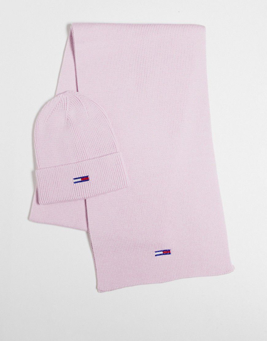 Set con berretto e sciarpa con logo della bandiera - Tommy Jeans - Modalova
