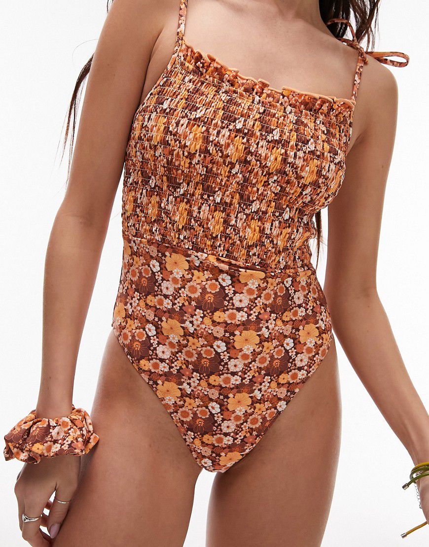 Costume da bagno arricciato marrone a fiorellini con spalline allacciate ed elastico per capelli abbinato - Topshop - Modalova
