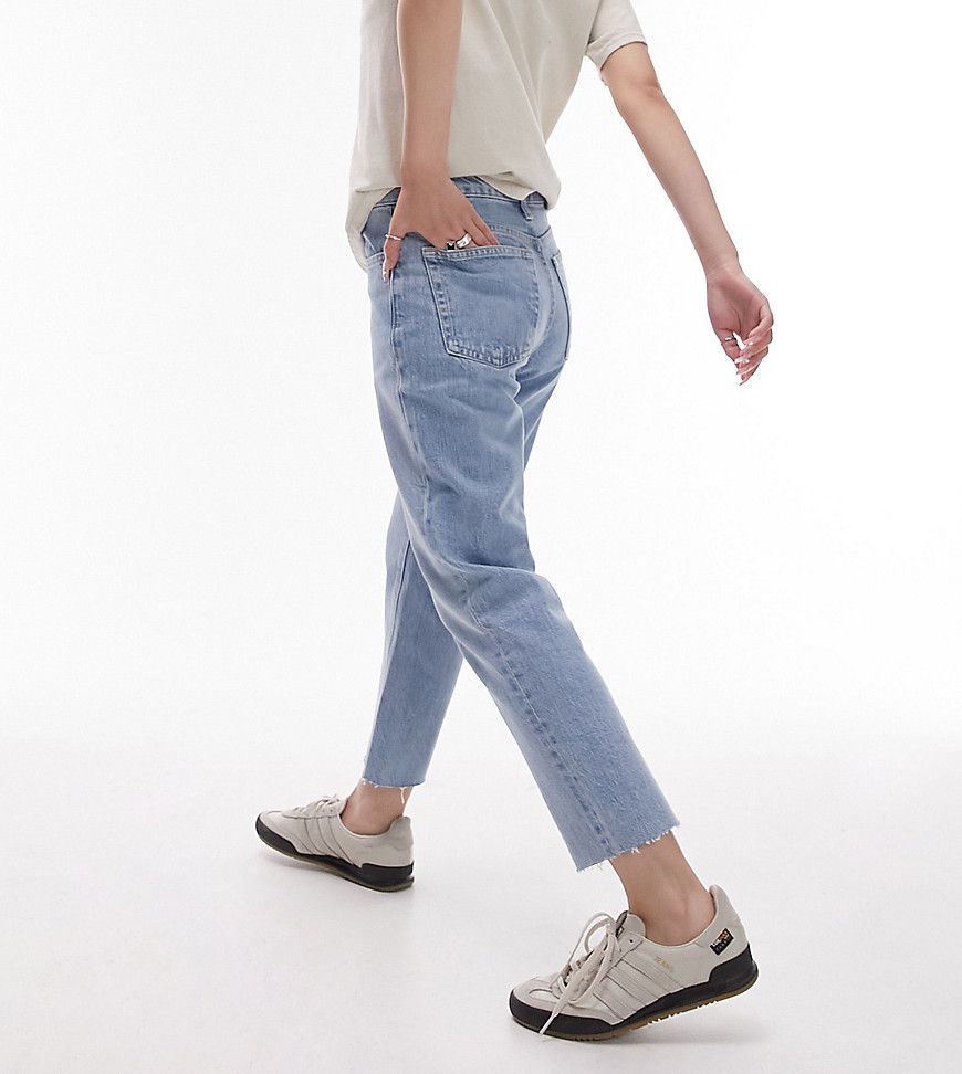 Jeans dritti cropped a vita medio alta candeggiati con bordi grezzi - Topshop Petite - Modalova