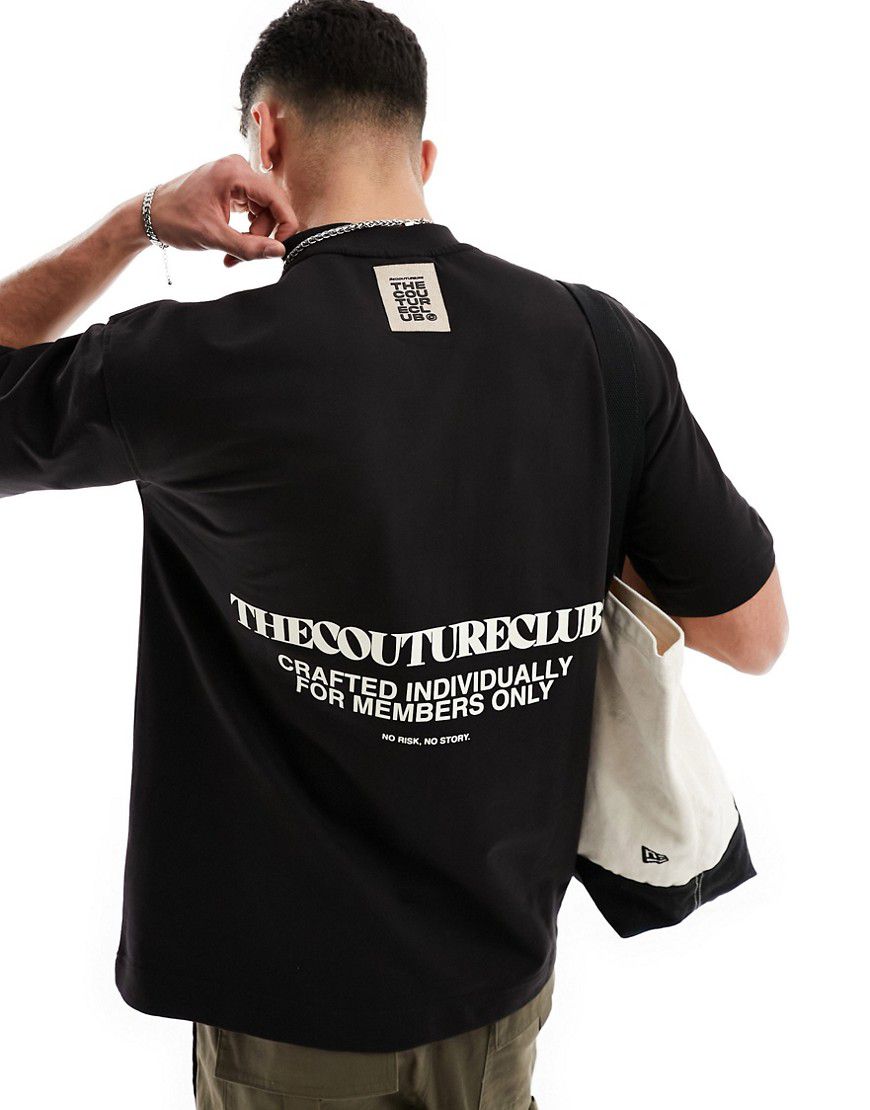 T-shirt pesante nera con grafica sul retro - The Couture Club - Modalova