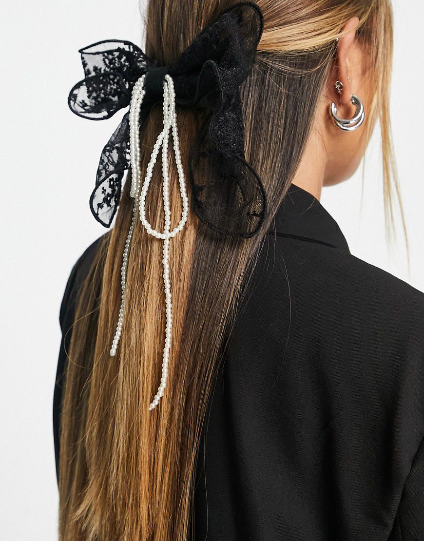 Fermaglio per capelli oversize in rete con fiocco - True Decadence - Modalova