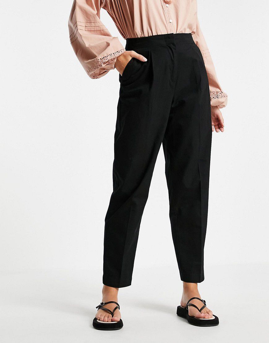 Pantaloni affusolati neri - Vero Moda - Modalova