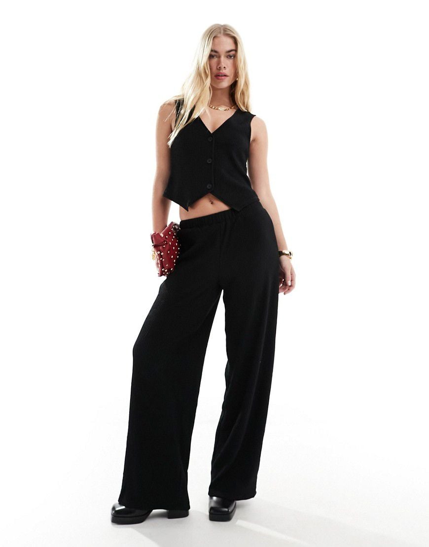 Pantaloni plissé neri a fondo ampio in coordinato - Vero Moda - Modalova