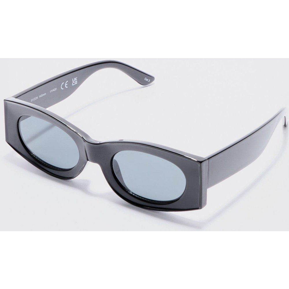Oval Chunky Plastic Sunglasses In Black - boohoo - Modalova